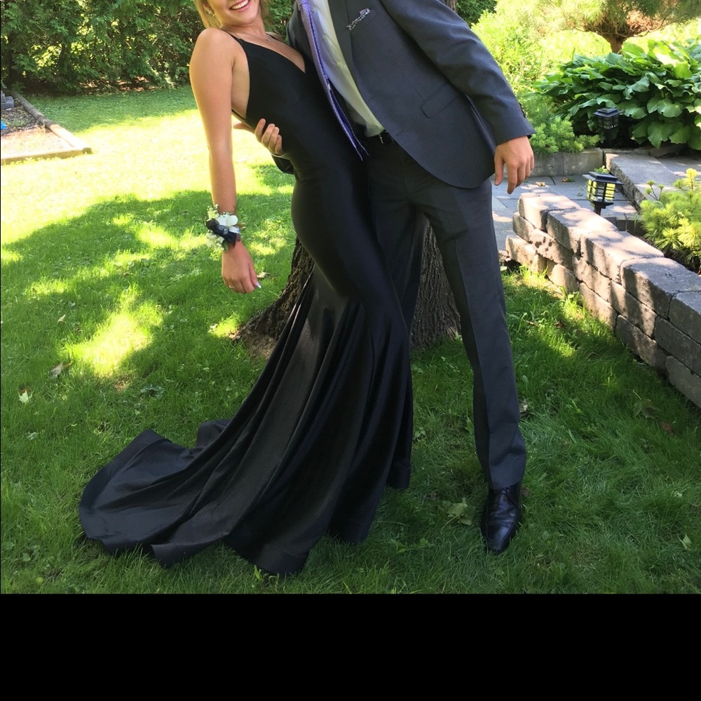 BLACK PROM DRESS - Picture 3 of 3